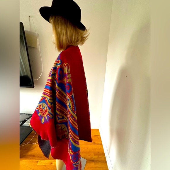 Floral Print Shawl, - Picture 15 of 16